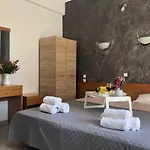 Central Konukevi İskados