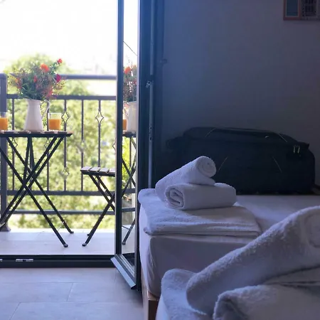 Central Guest House Skiathos Maison d'hôtes *