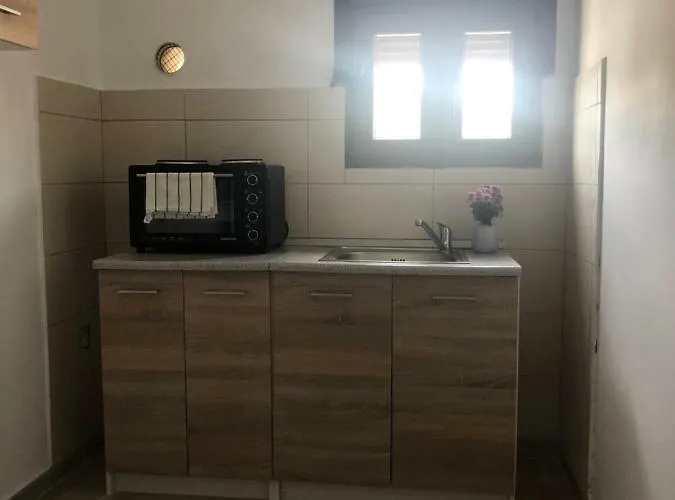 Central Guest House Skiathos Maison d'hôtes *