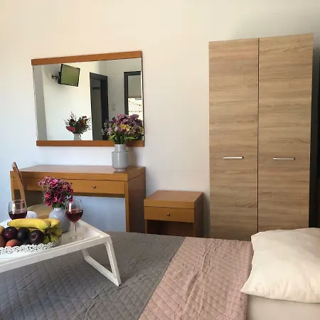 Central Guest House Skiathos