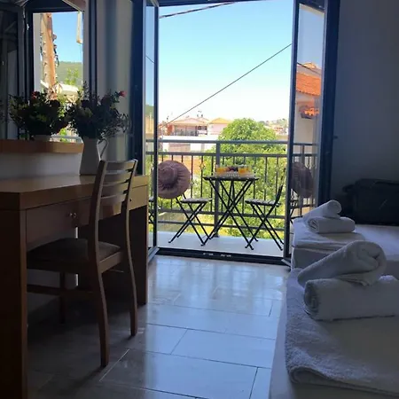 Central Guest House Skiathos *