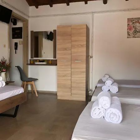 Central Guest House Skiathos Gasthof