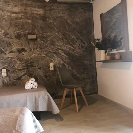 Central Guest House Skiathos